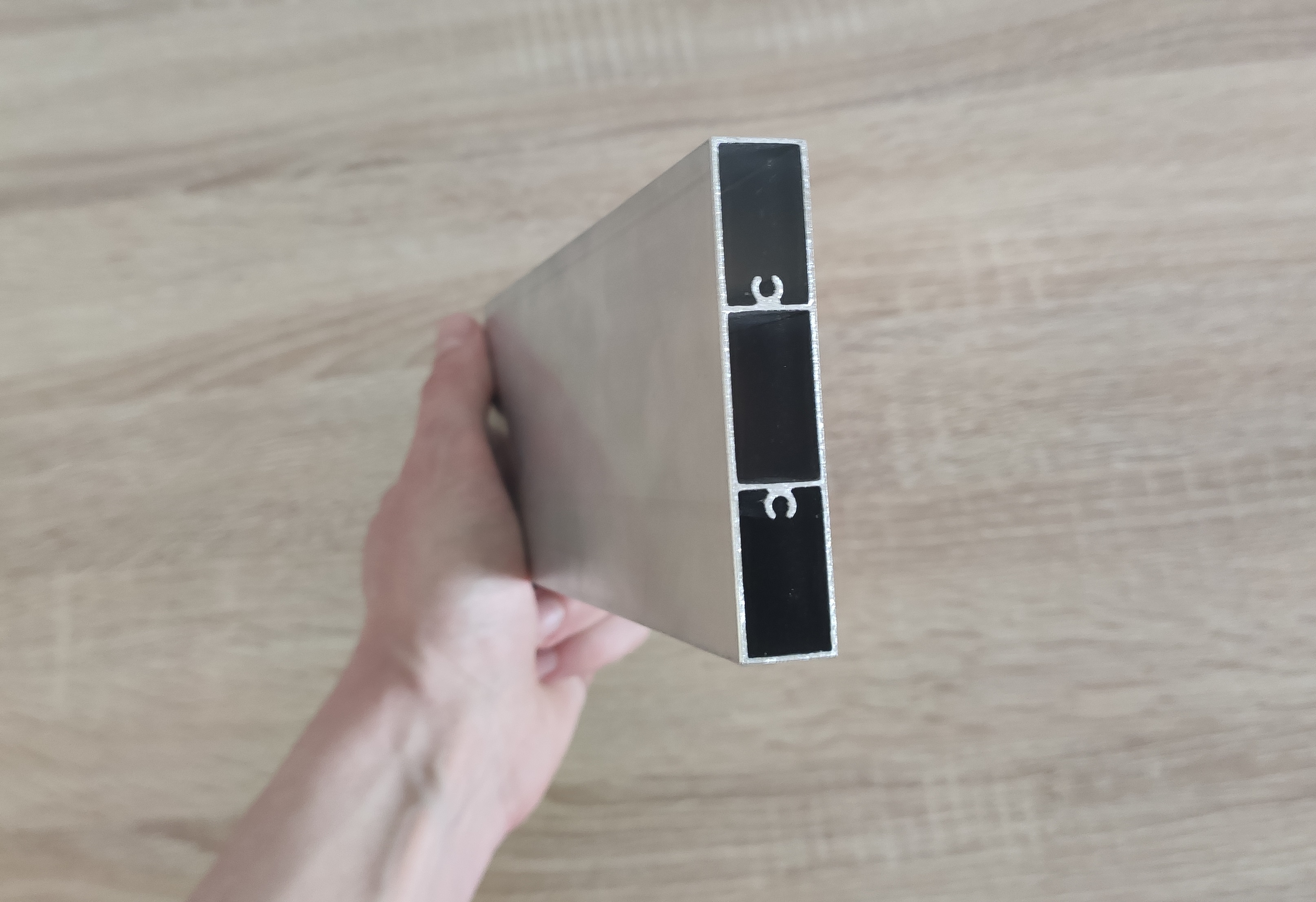 Rectangular aluminium slat
