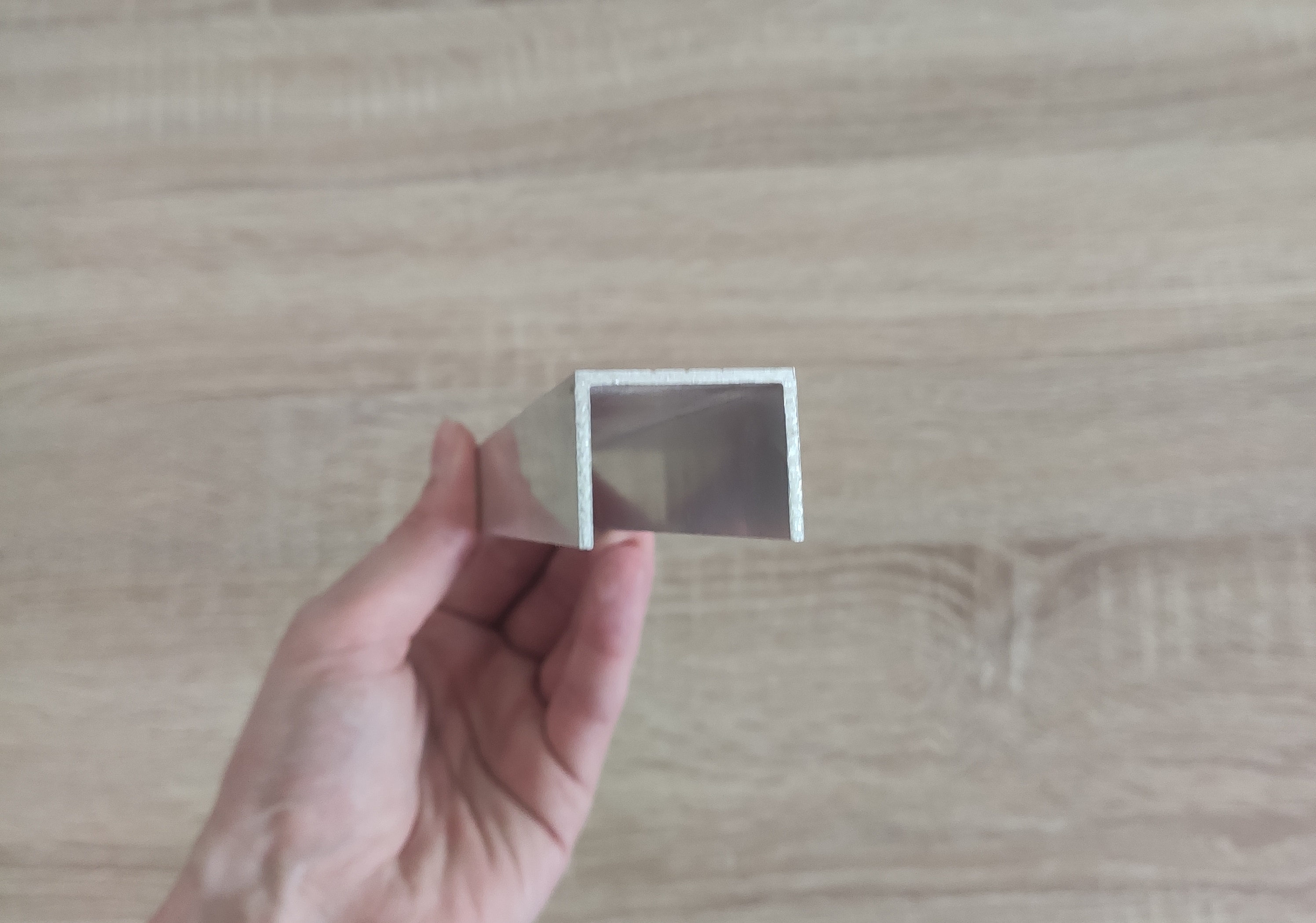 U-shaped, 29 mm wide
